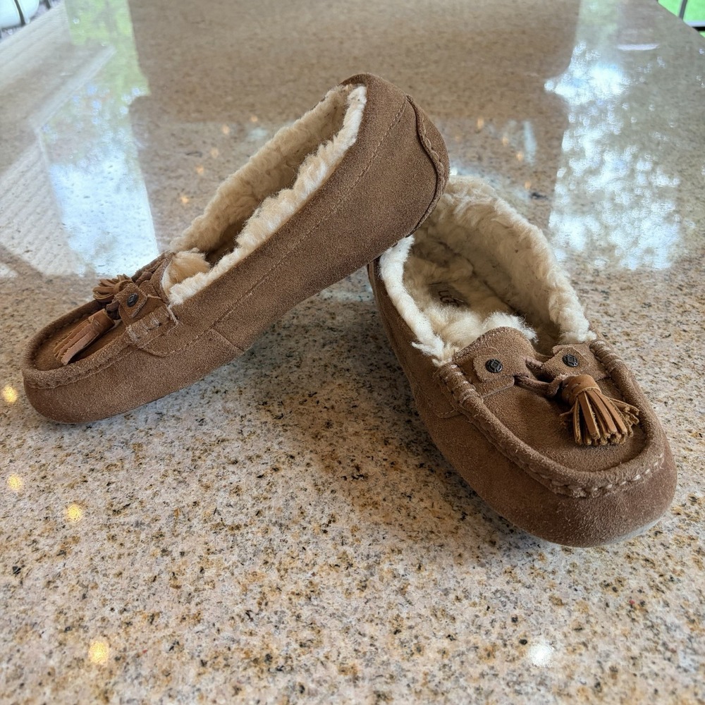 UGG Slippers Womens 9 Litney Moccasins Brown Suede Sheepskin Tasseled Comfort